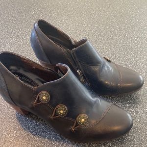 L’Artiste by Spring Step, women’s shoes. Sz.38. (7 1/2)